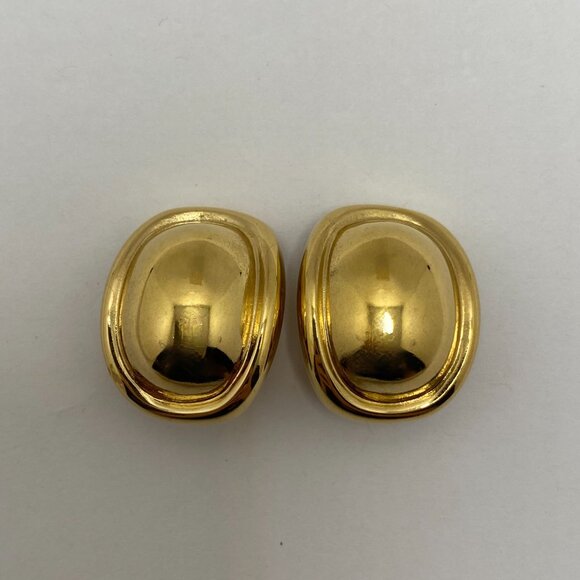 Vintage Gold-Toned Large Clip-on Round Earrings - Picture 4 of 9